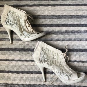 Ankle Lace Beige Heels 7.5